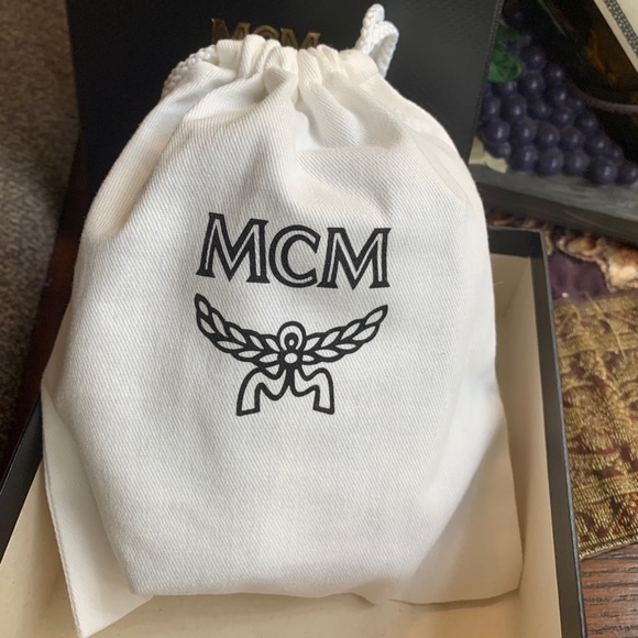 SOLD⛔️Authentic MCM SILK VISETOS diamonds Monogram print headband - Picture 8 of 12